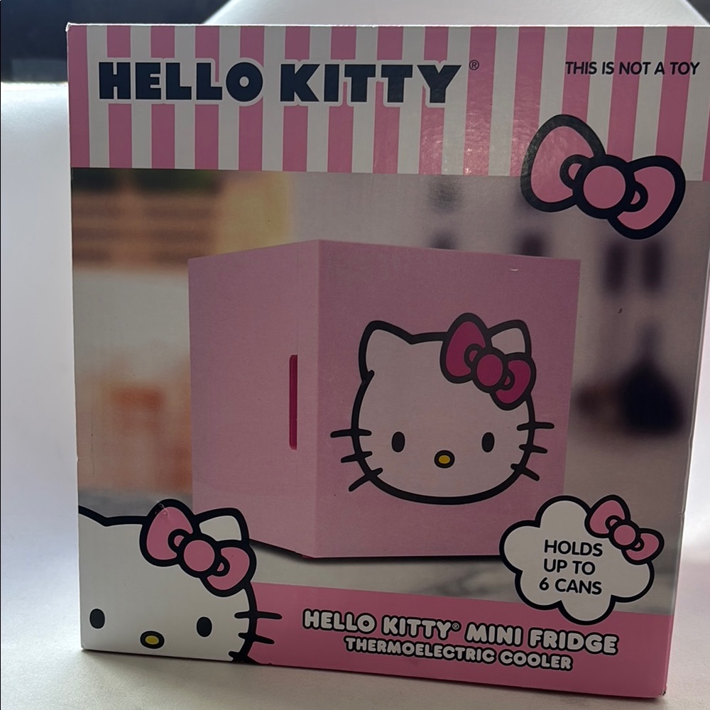 Hello Kitty Pink Mini Fridge （Brand New）